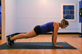 Illustration for article titled Popular Exercises To Avoid At All Costs—Unless You Do Them Right